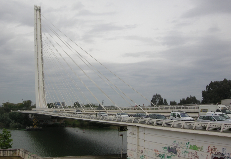 Brug Alamillo van Calatrava in Sevilla
foto Dick van den Berg
Klik hier voor kleiner...